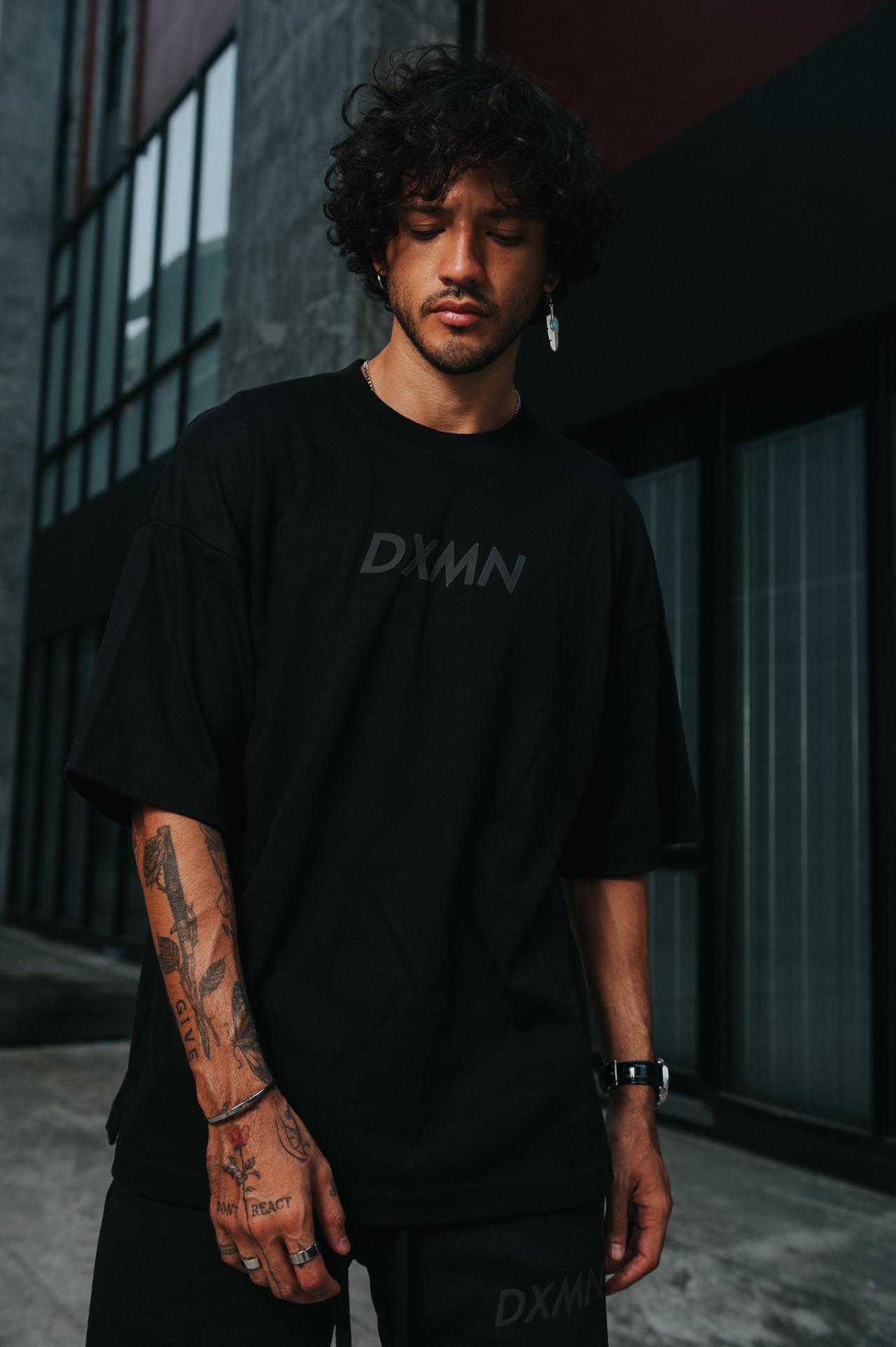 ALL BLACK Oversized Tee 5