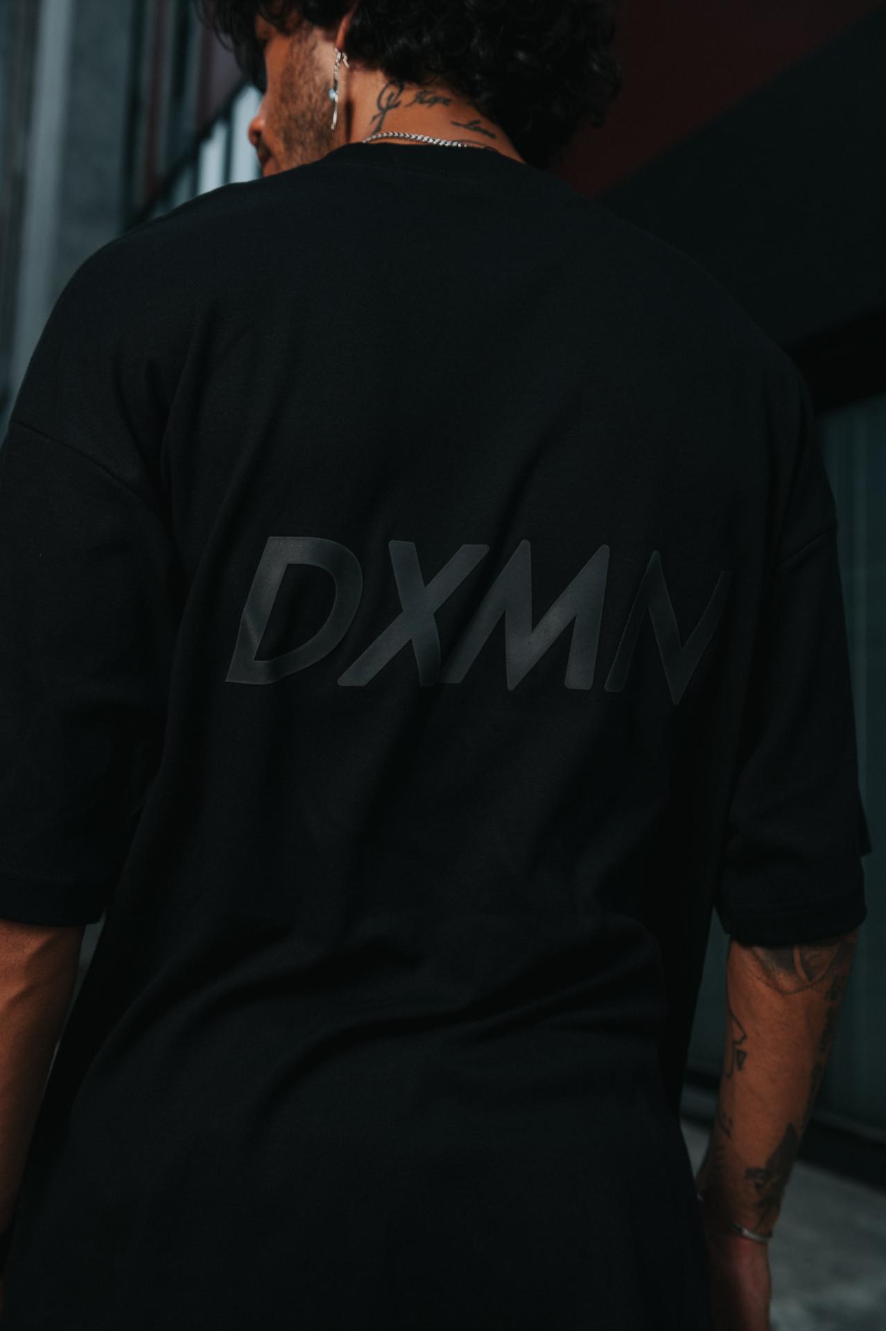 ALL BLACK Oversized Tee 8